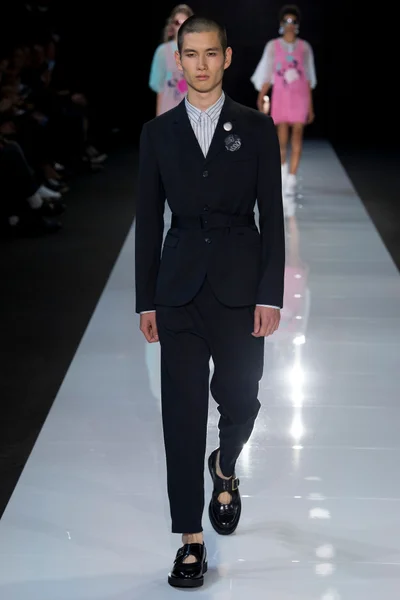 Look 17